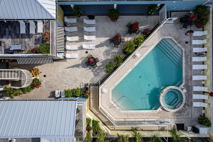Hotel 12 of 345