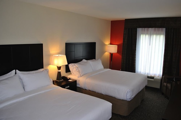 Room 5 of 17