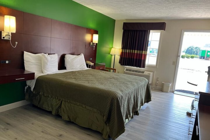 Room 17 of 23