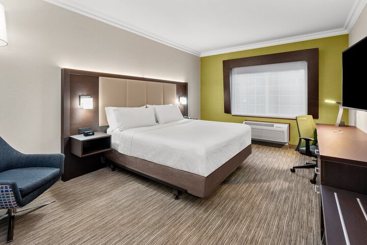 Room 15 of 34