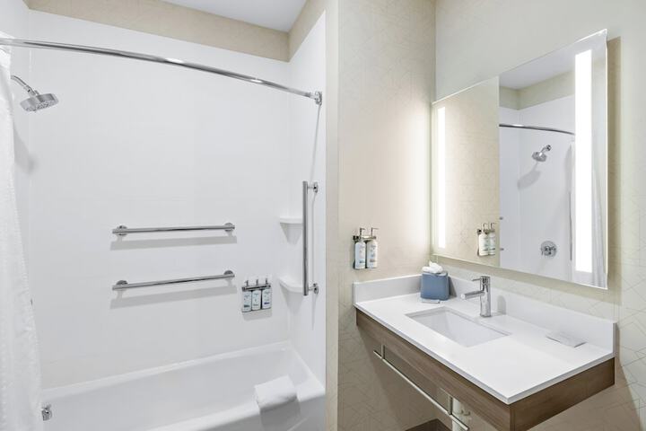 Holiday Inn Express Hotel & Suites Council Bluffs - Convention Center by IHG