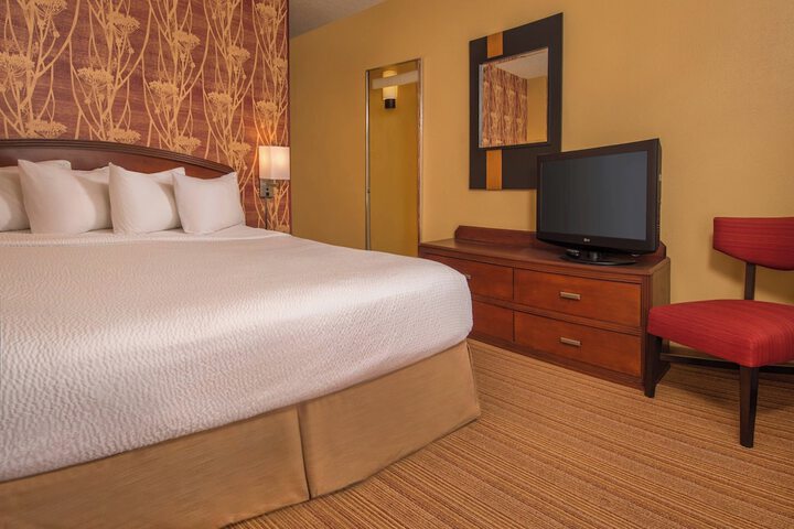 Room 15 of 27