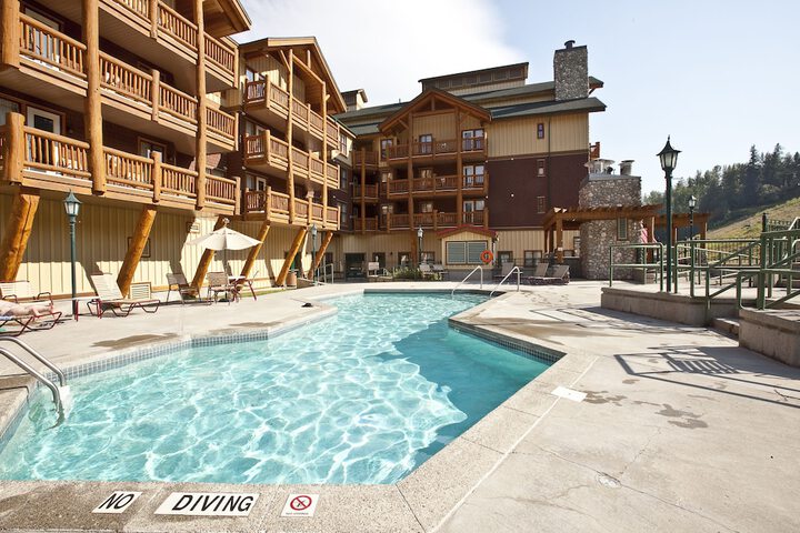Pool 4 of 44