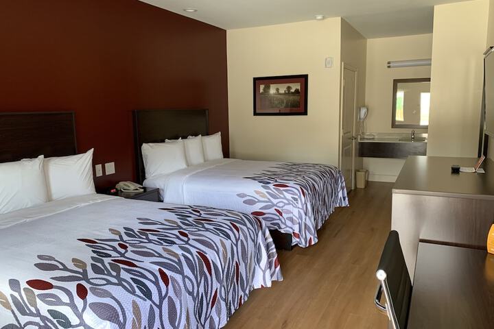 Room 16 of 40