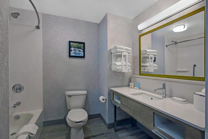 Hampton Inn Westfield