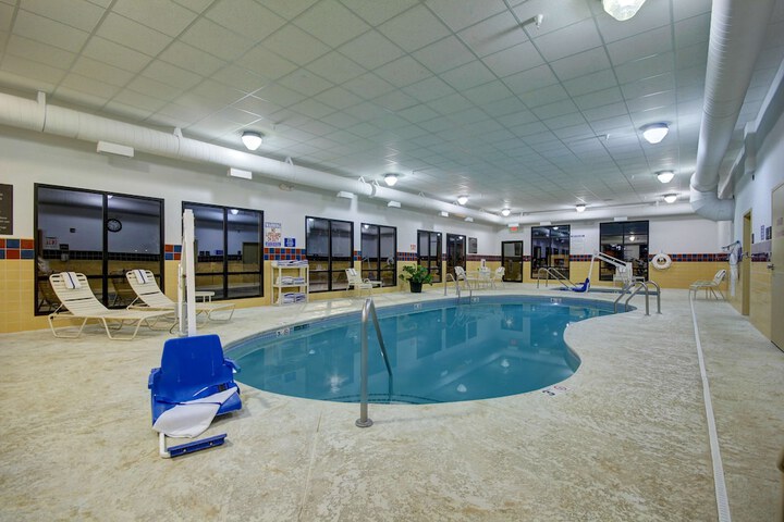 Pool 3 of 33
