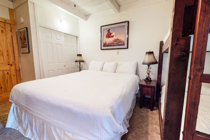 Room 26 of 44