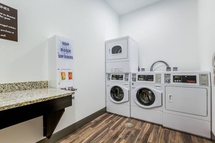 MainStay Suites Winfield - Teays Valley