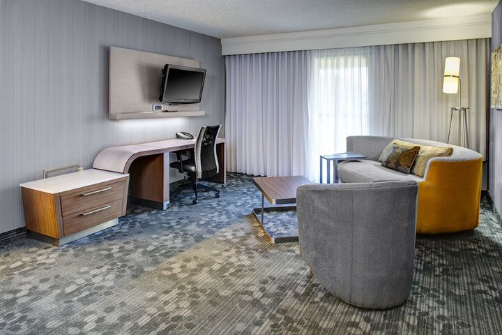 Courtyard by Marriott Cleveland Westlake