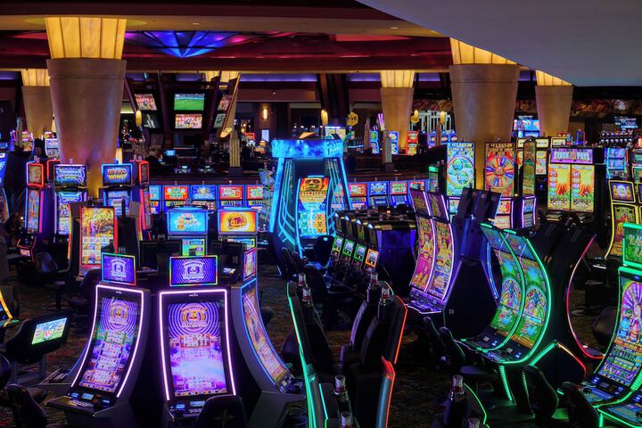 Mohegan Pennsylvania Casino Resort - Adults Only 21+