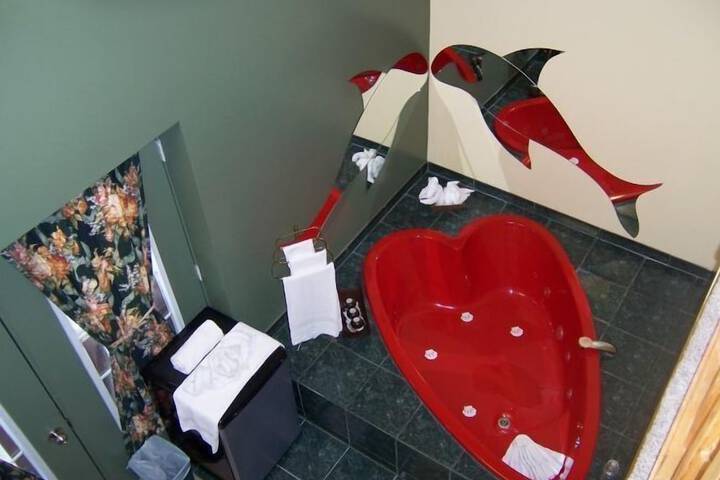 Hot Tub 63 of 75