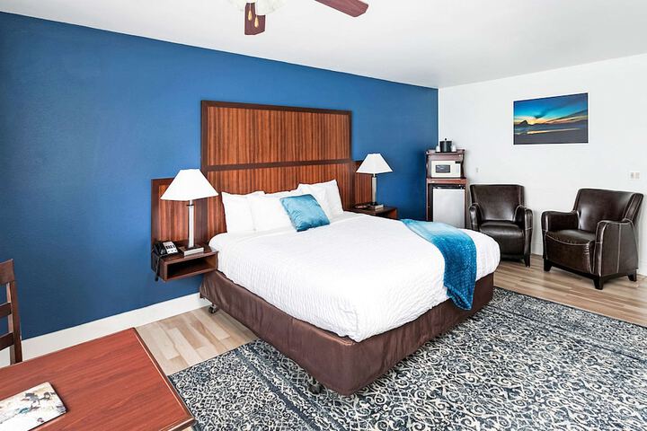 Clarion Inn Surfrider Resort