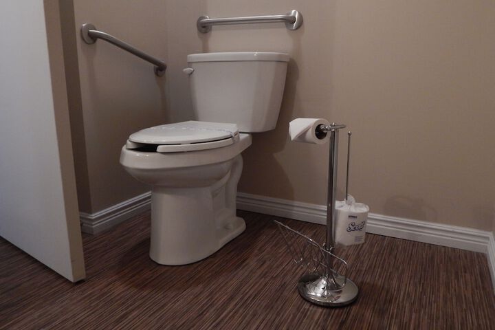 Room 15 of 33
