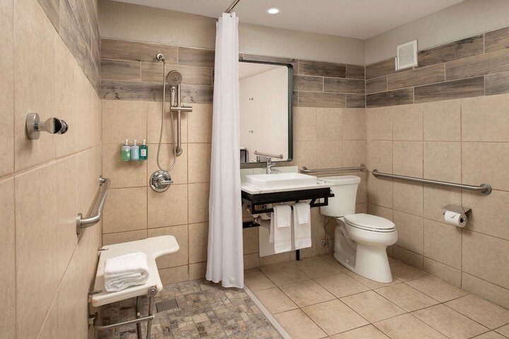 Room 20 of 28