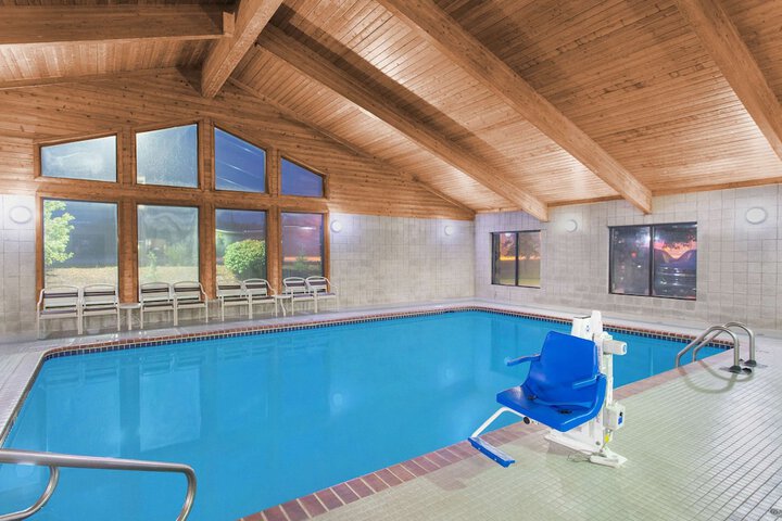 Pool 5 of 37