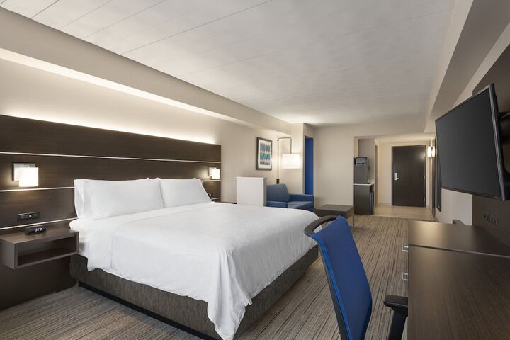 Room 18 of 37