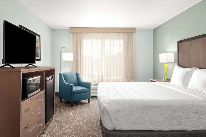 La Quinta Inn & Suites by Wyndham Newport