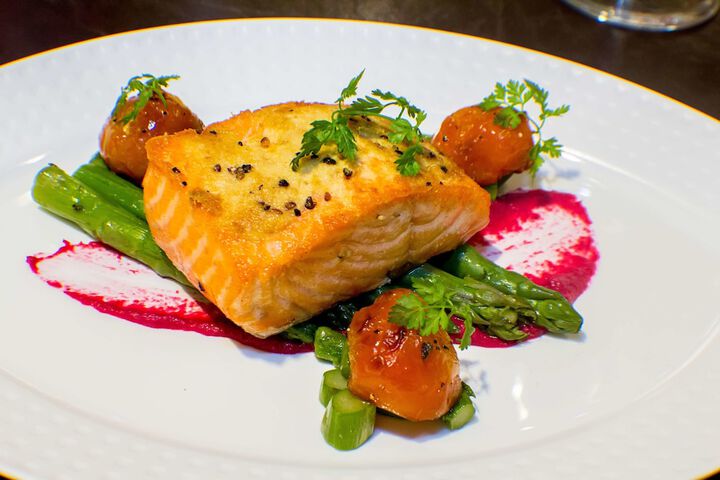 Dining 52 of 68