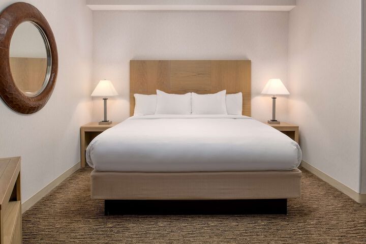 DoubleTree by Hilton Olympia Downtown Capitol District