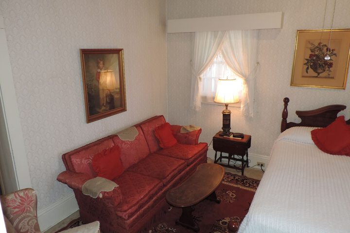 Room 64 of 80