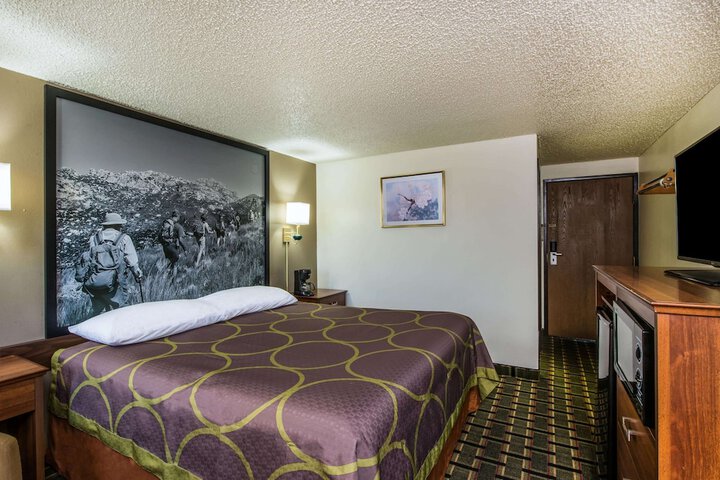Room 36 of 42