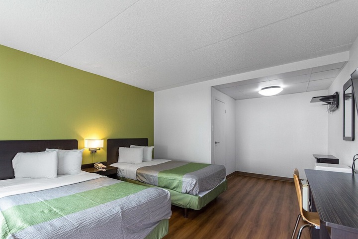 Motel 6 Warminster PA