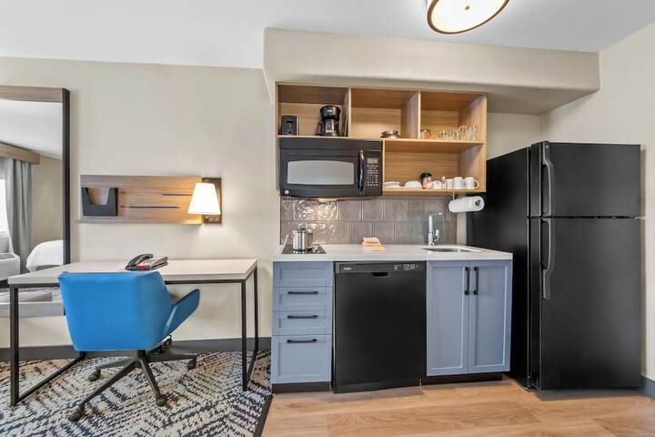 Candlewood Suites VICTORIA by IHG