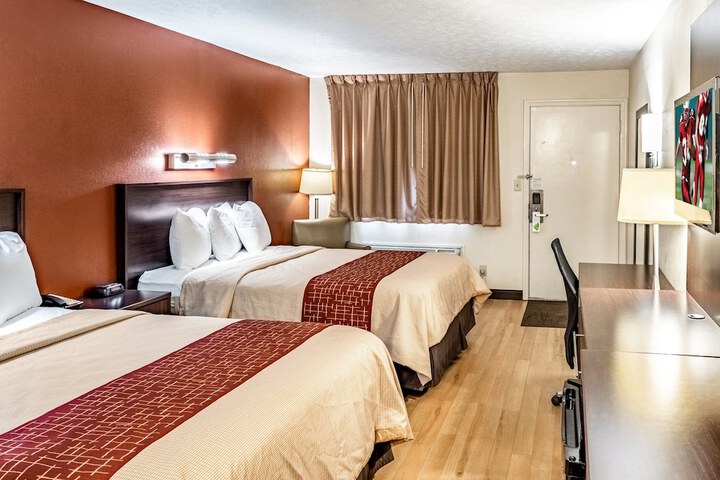 Red Roof Inn Columbus - Taylorsville / Edinburgh