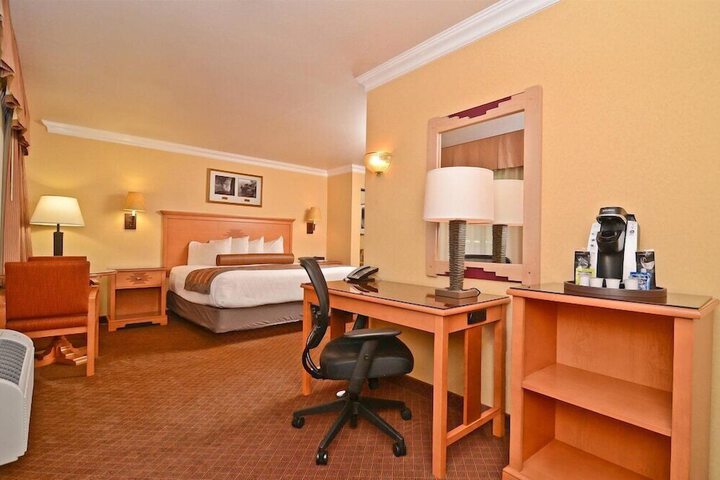 Room 118 of 149