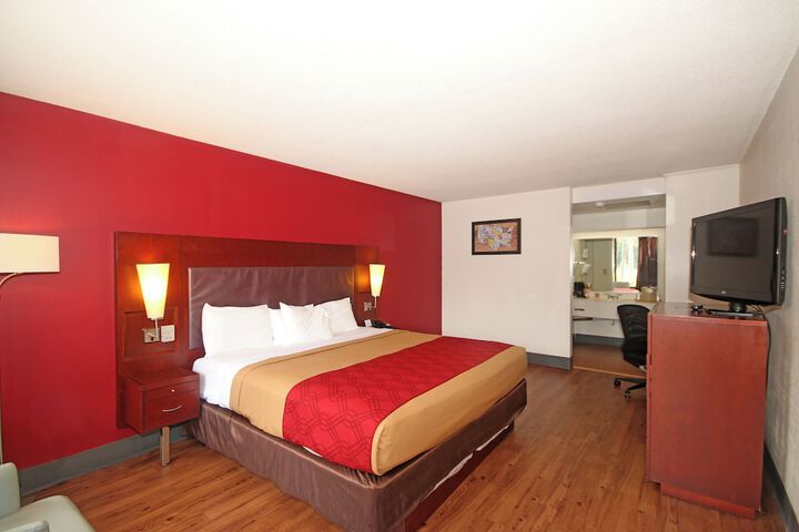 Americas Best Value Inn Pilot Mountain