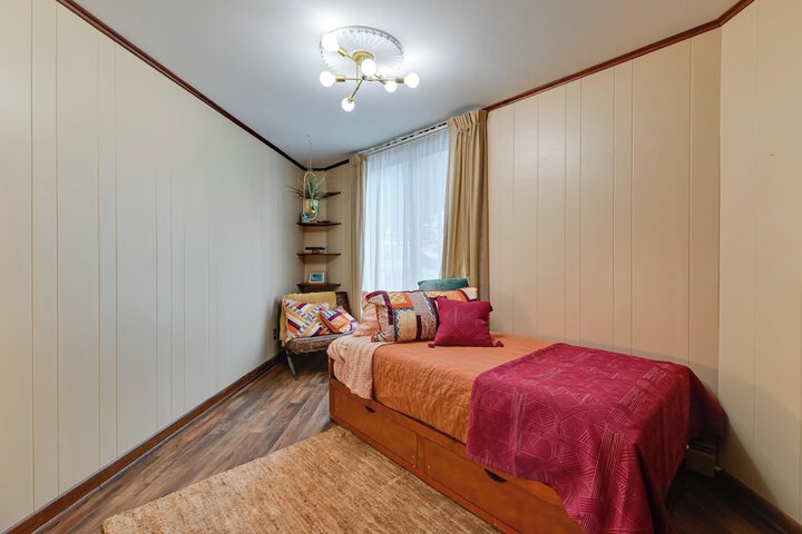 Near Canandaigua Lake: Retro Cabin w / Deck & Views
