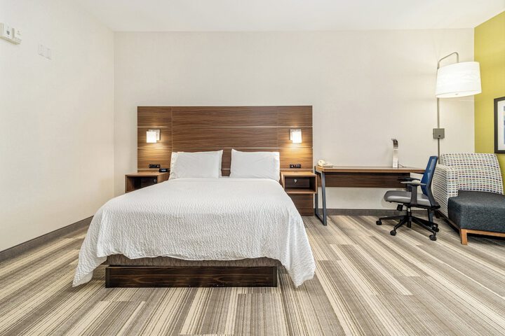 Room 16 of 348