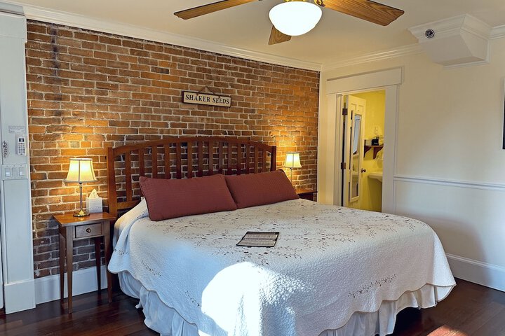 Room 18 of 46