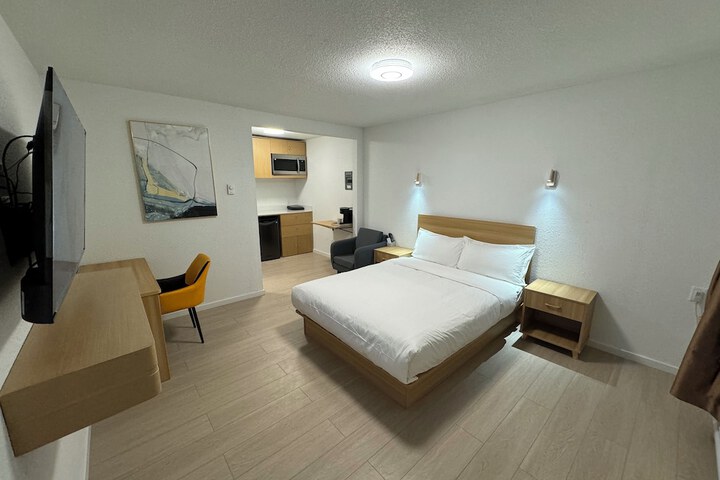 Room 28 of 46