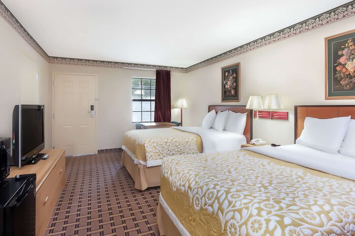 Room 10 of 17