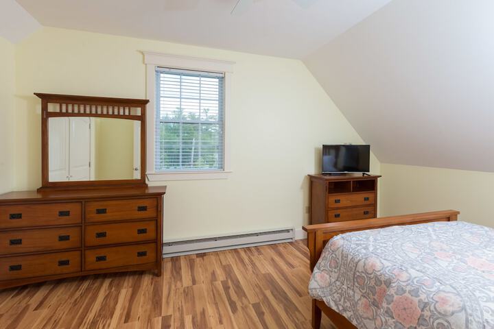 Room 58 of 373