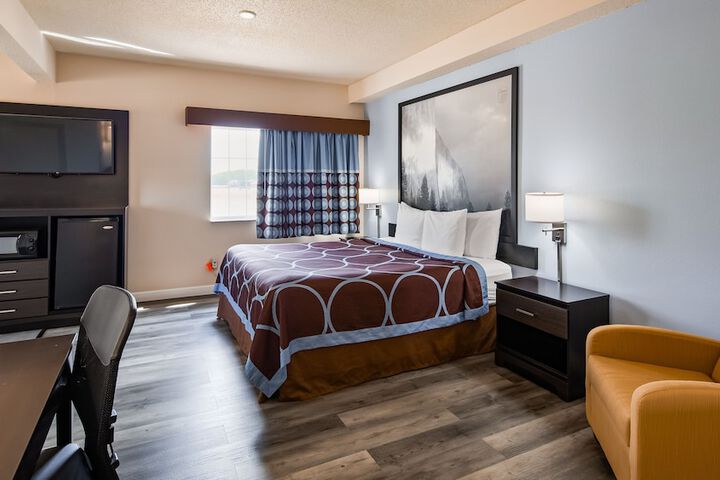 Room 21 of 32