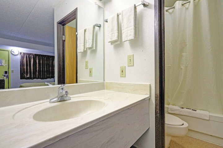 Brookville Inn by OYO Near Dayton International Airport