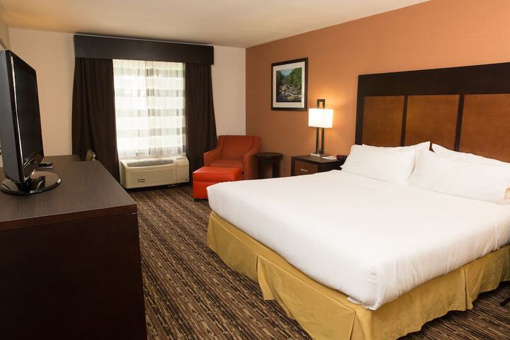 Room 16 of 36