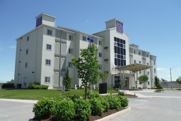 Hotel 7 of 75