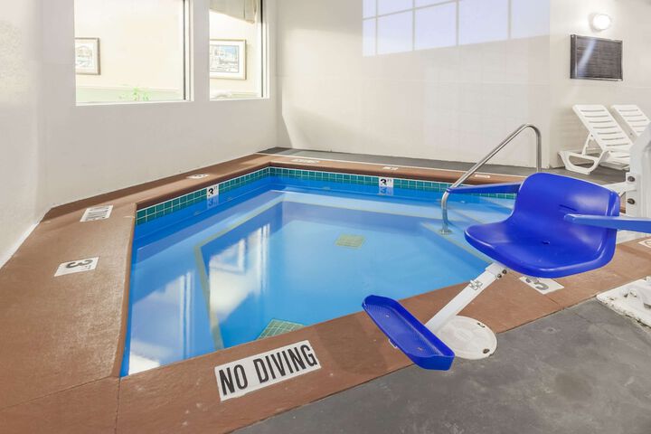 Pool 4 of 24