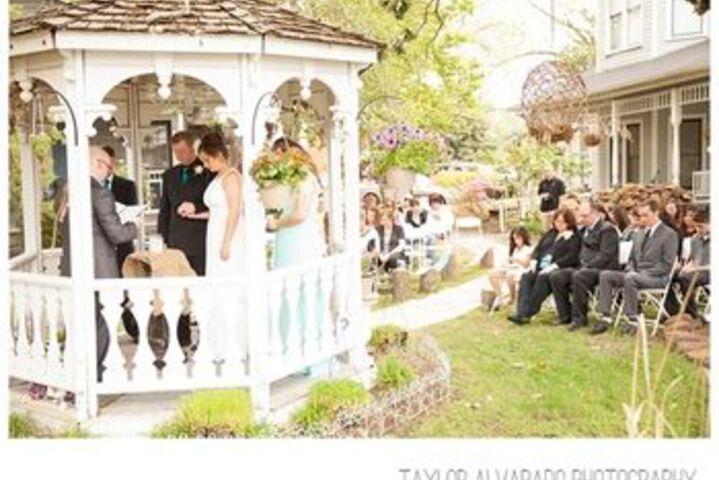 Munzesheimer Manor Bed & Breakfast