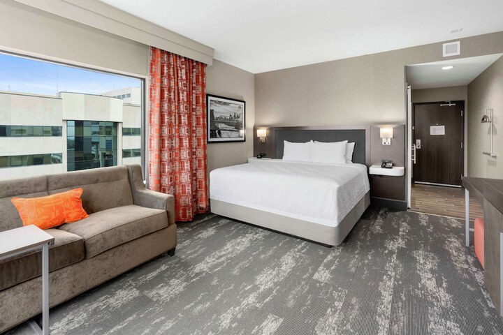 Room 18 of 65