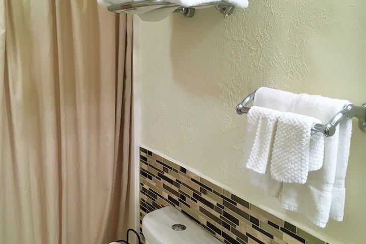 Room 40 of 182