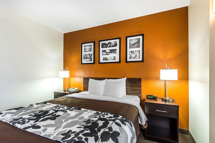 Room 30 of 61