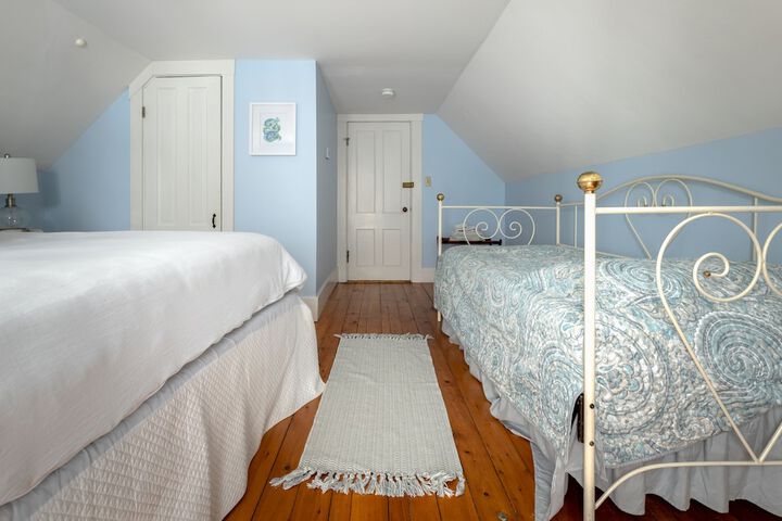 Room 18 of 76