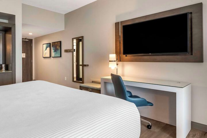 Room 42 of 59
