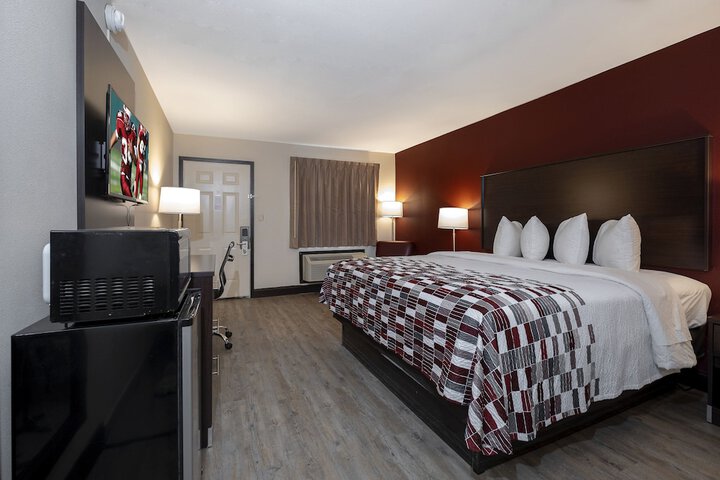 Room 12 of 25