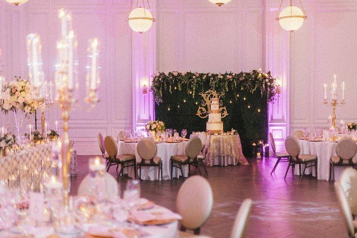 Ballroom/Hall 110 of 122