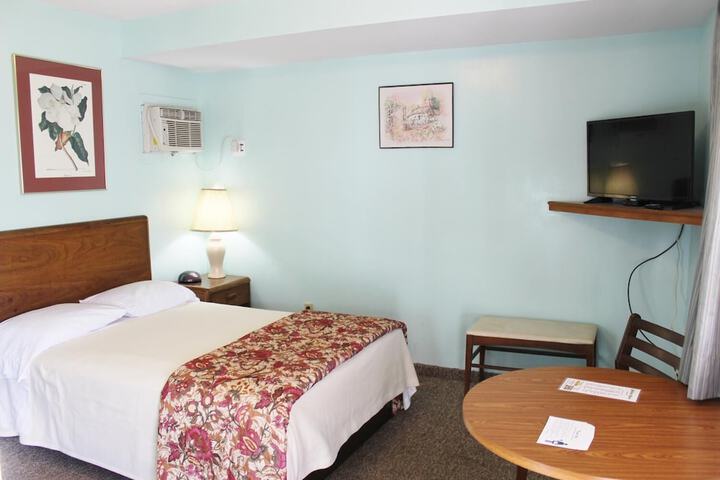 Room 9 of 35